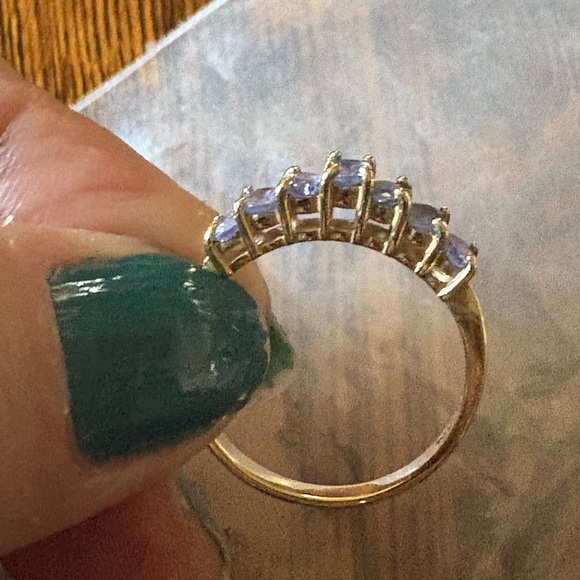 Elegant Gold and Purple Women's Ring - Picture 2 of 4